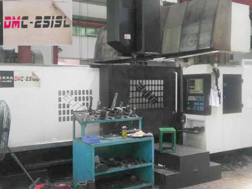 生產(chǎn)設(shè)備車(chē)間